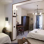 Bed and Breakfast Casa Al Centro Storico 3*